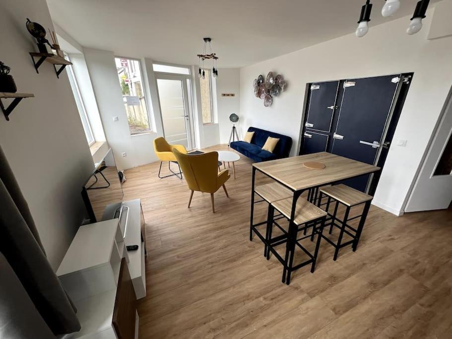 Appartement Avec Belle Vue Ouzouer-Sur-Trezee Exterior foto